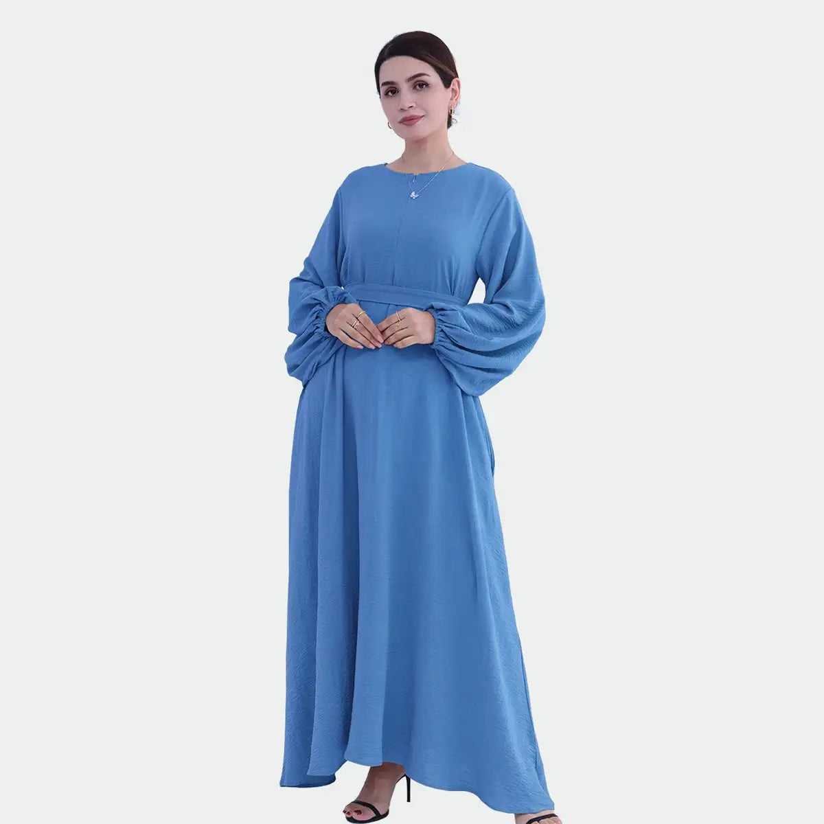 عباية نسائية مسلمة بأكمام طويلة