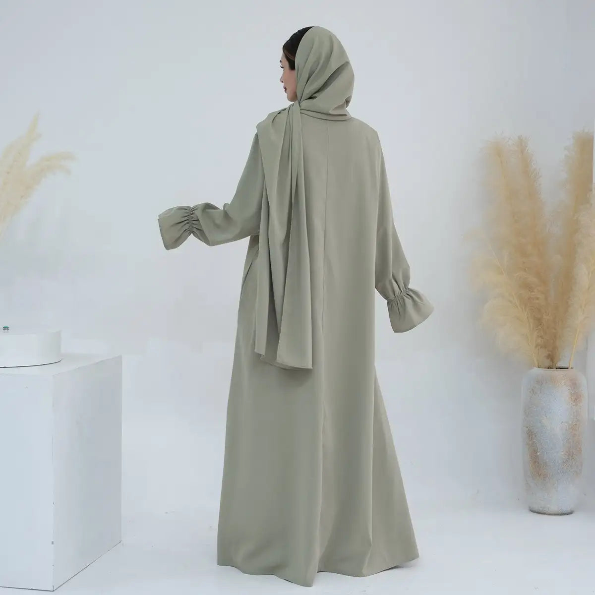 فستان عباية بأكمام واسعة للنساء المسلمات