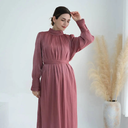 عباءة نسائية مسلمة براقة