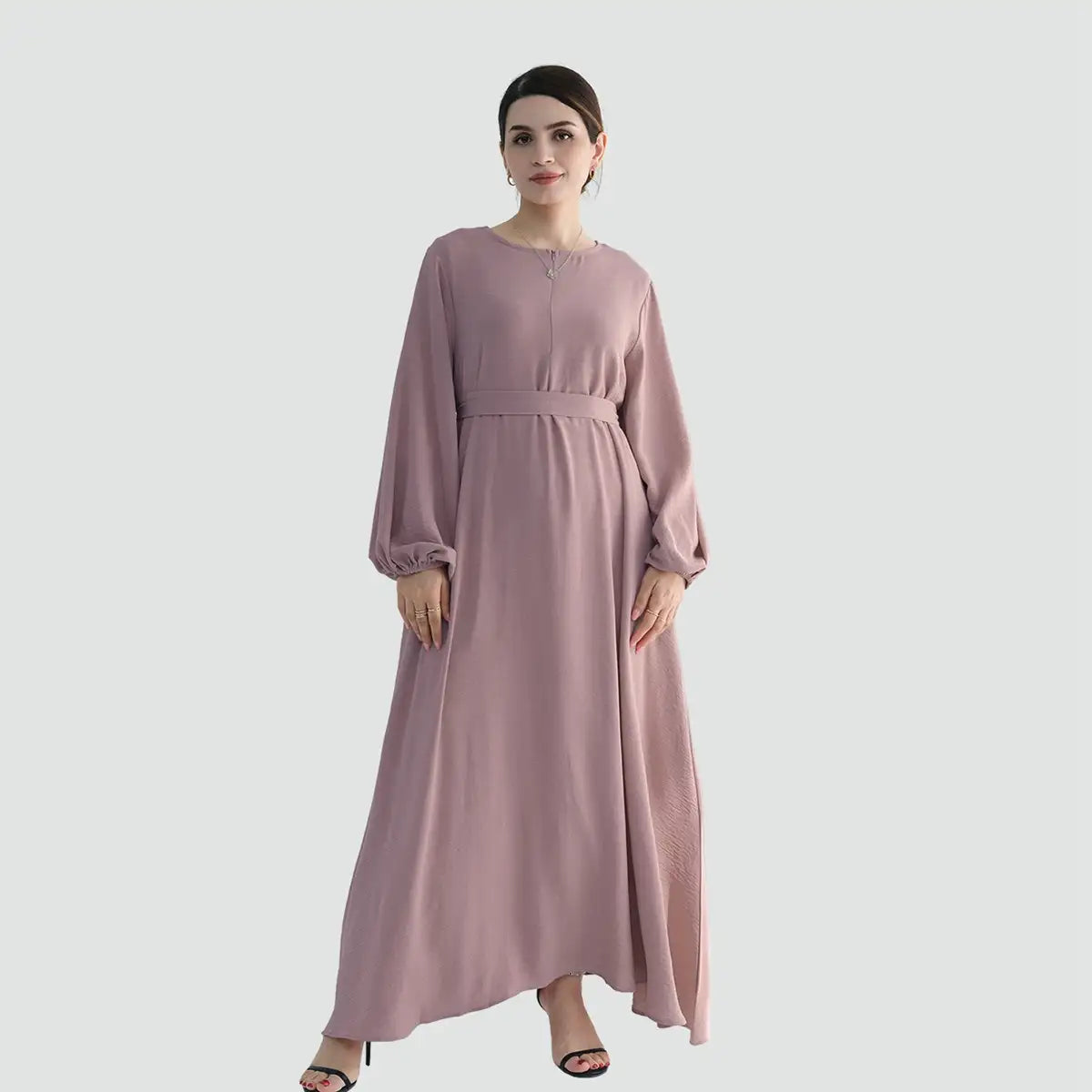 عباية نسائية مسلمة بأكمام طويلة