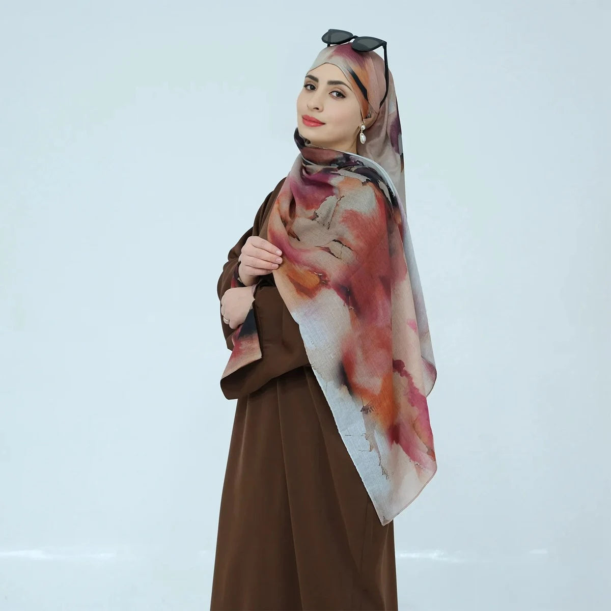 عباية نيدا بأكمام مزينة بالفتحات مع حجاب #25942