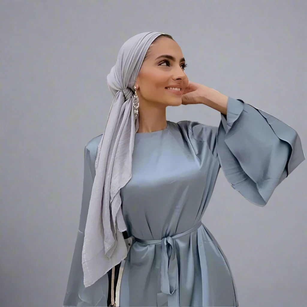 عباية إسلامية بلون سادة وأكمام واسعة