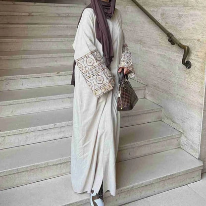 فستان عباية مفتوح بأكمام مطرزة ومحتشمة