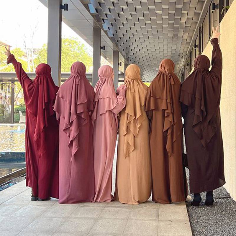 طقم من قطعتين جلباب وعباءة صلاة مع خمار من طبقتين للنساء العربيات