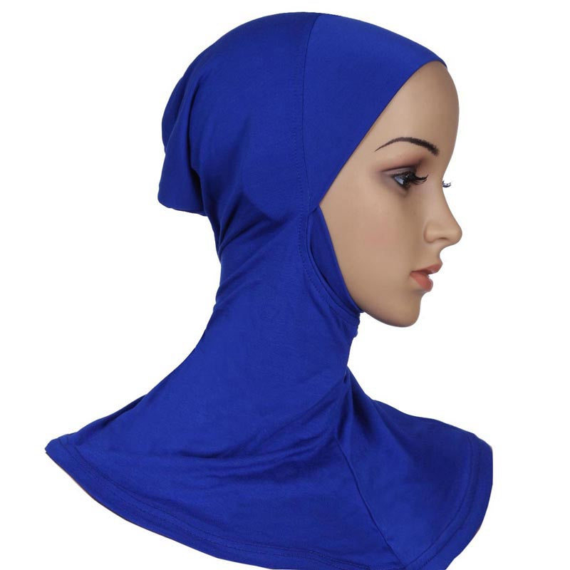 نساء مسلمات يرتدين الحجاب الداخلي
