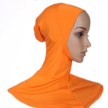 نساء مسلمات يرتدين الحجاب الداخلي