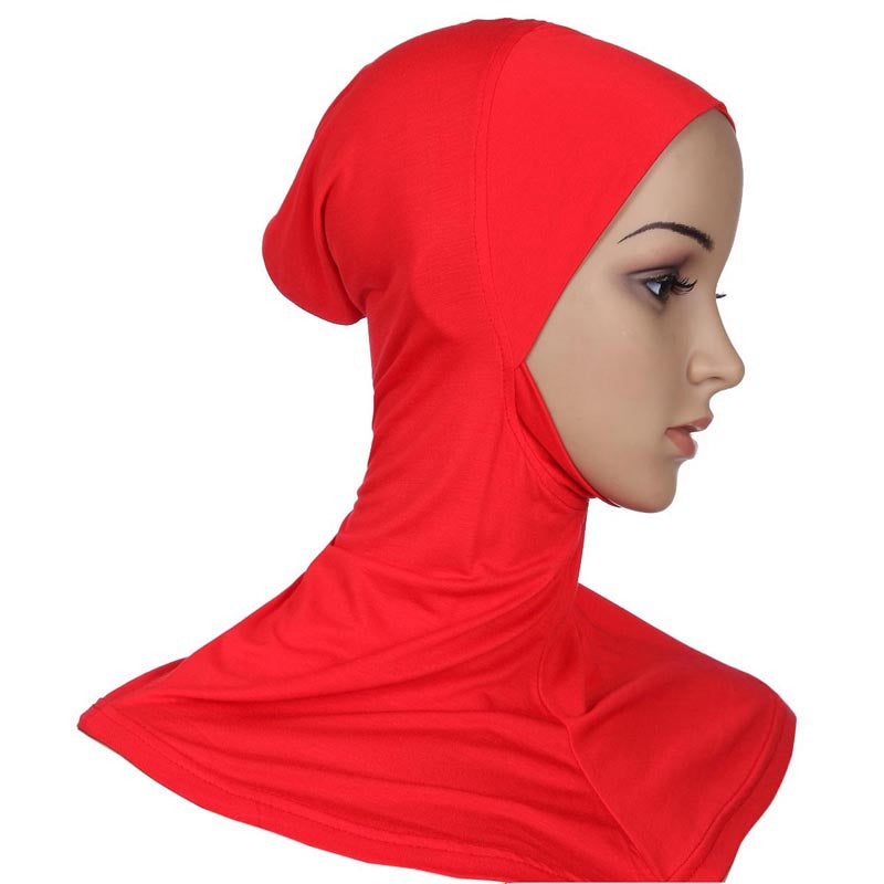نساء مسلمات يرتدين الحجاب الداخلي