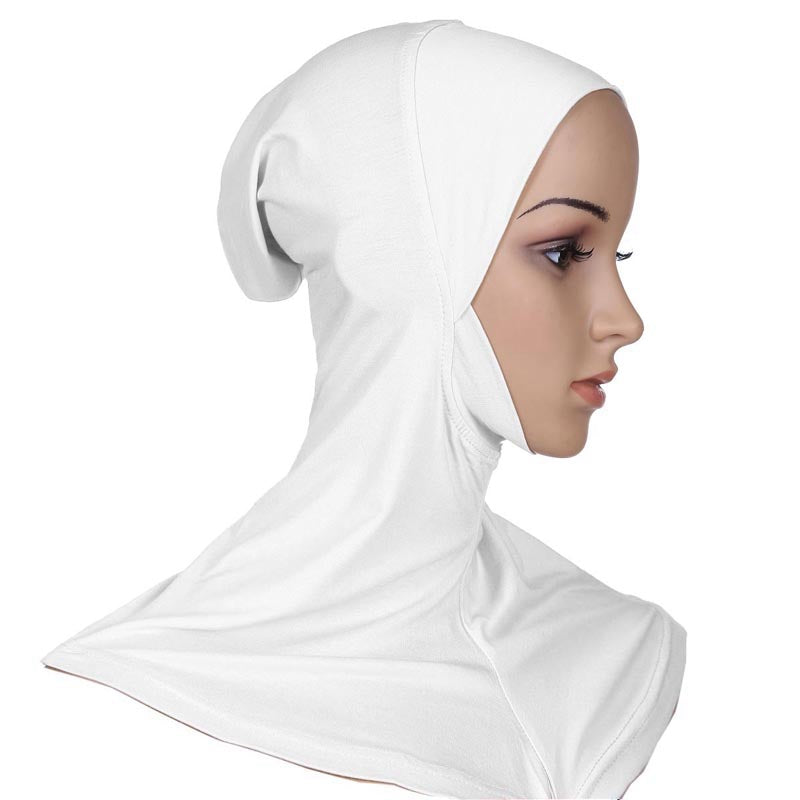 نساء مسلمات يرتدين الحجاب الداخلي